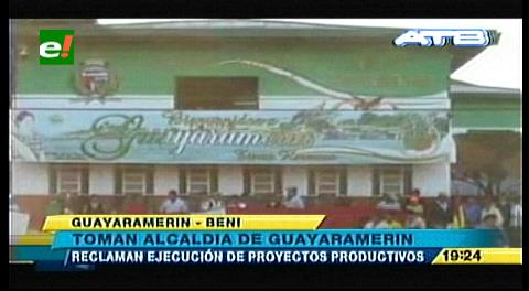 Comunarios toman la Alcaldía de Guayaramerín - eju.tv