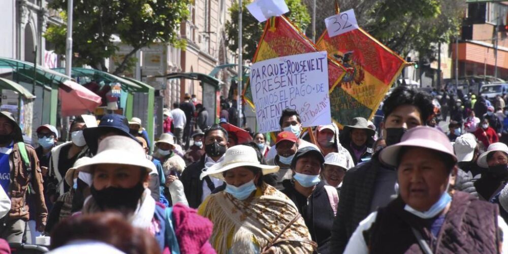 Gremiales marchan este lunes en La Paz contra la facturación en línea y