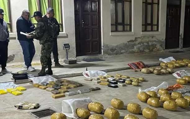 En Oruro hallan más de 187 kilos de droga tras allanar dos inmuebles