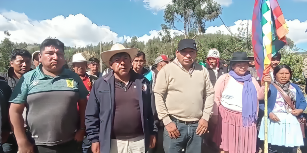 Campesinos evistas amenazan con más bloqueos si la ley de elecciones