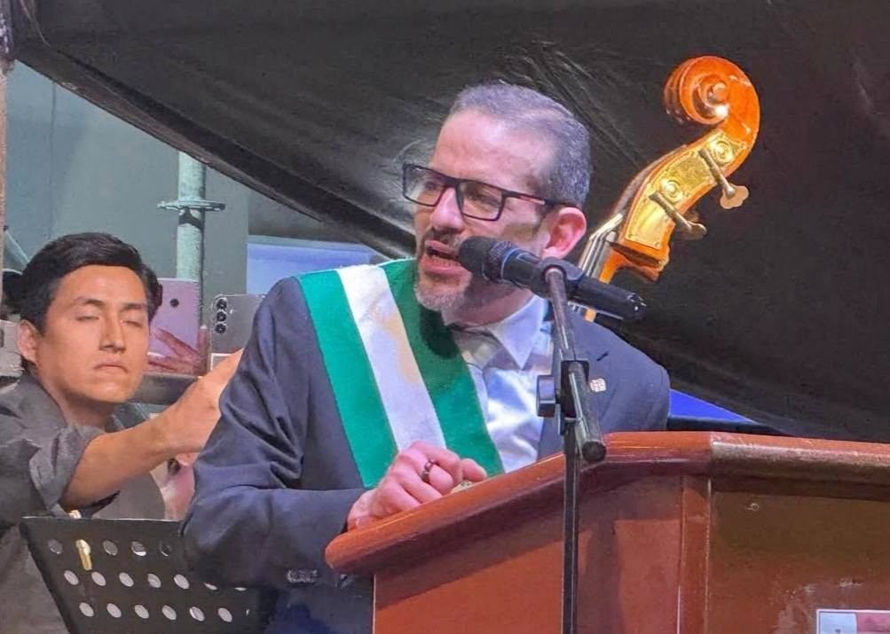 Luis Fernando Camacho en la sesión de honor del Concejo de Montero. / Foto: Eventos VIP.