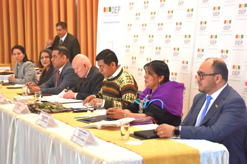 Los vocales del TSE en la proclamación de los resultados. / Foto: TSE.