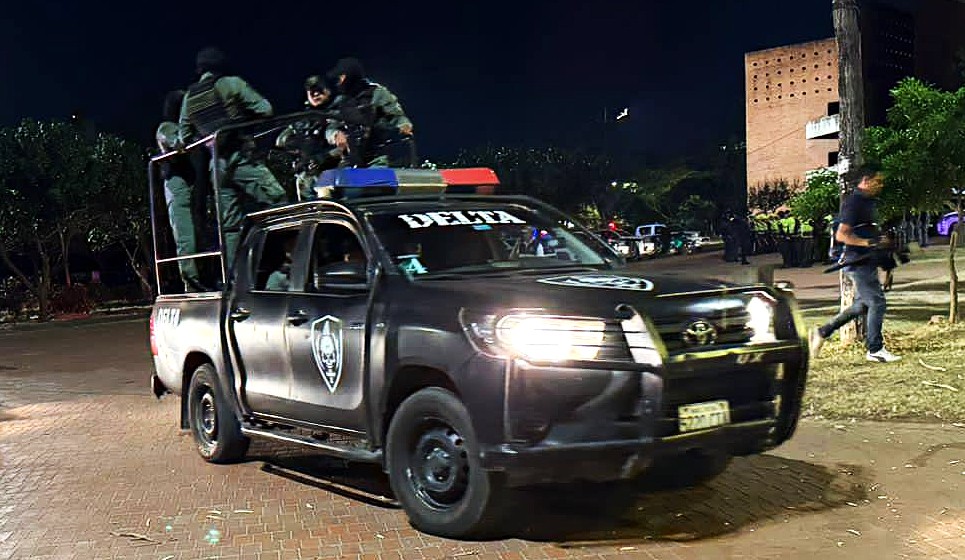 Agentes de Delta en un operativo en Santa Cruz. / Foto: Policía.