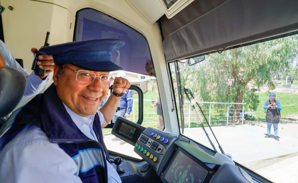 El presidente Luis Arce en la inauguración de la Línea Amarilla del Tren Metropolitano. / Foto: Luis Arce.