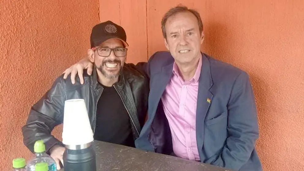 Jorge Tuto Quiroga visitó a Luis Fernando Camacho en el penal de Chonchocoro. / Foto: Erbol