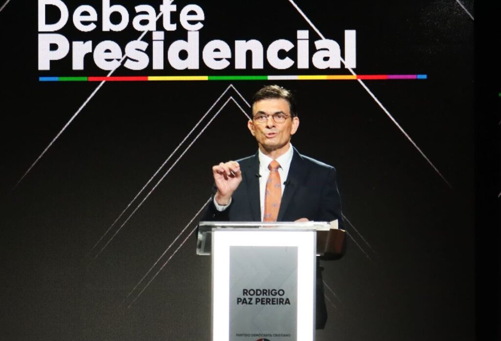 El candidato Rodrigo Paz en el debate presidencial de este domingo. / Foto: RPP.
