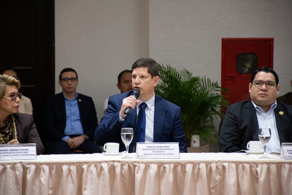 El magistrado Carlos Alberto Egüez Añez, en ejercicio de la presidencia del TSJ, participa en el IV encuentro interinstitucional organizado por el TS en junio. / Foto: TSJ.