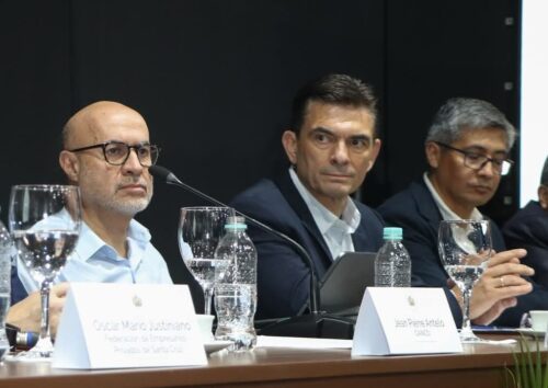José Luis Lupo, Rodrigo Paz y José Gabriel Espinoza en la reunión de este sábado. / Foto: Tuffí Aré.