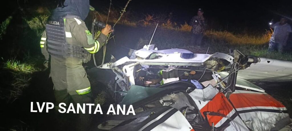 Otra de las imágenes de la avioneta siniestrada.
