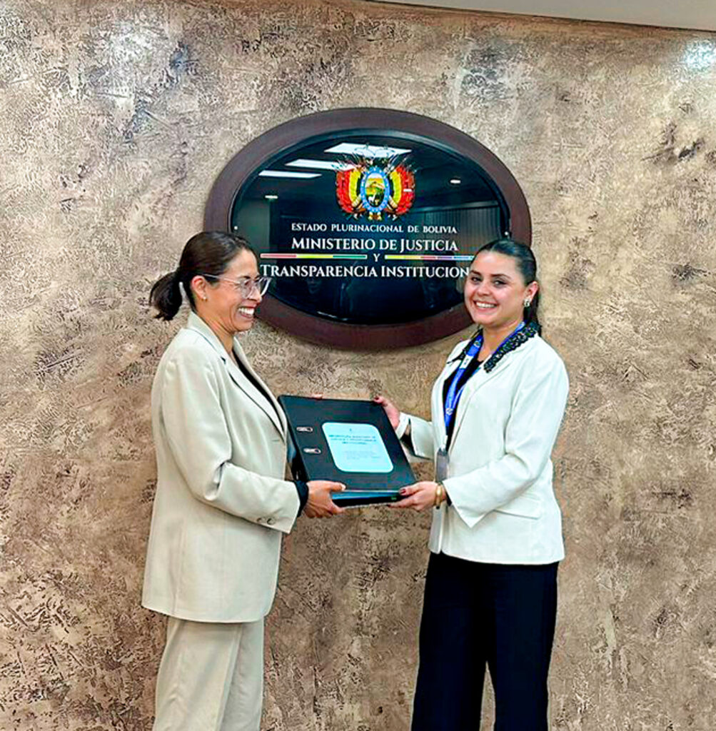 Carla Faval en el trabajo de la Comisión de Transición