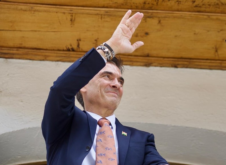 Rodrigo Paz en el balcón de la Casa de la Libertad. / Foto: RPP.