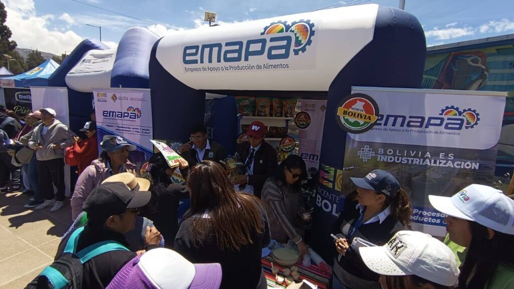 Una feria móvil de Emapa. / Foto: Emapa.