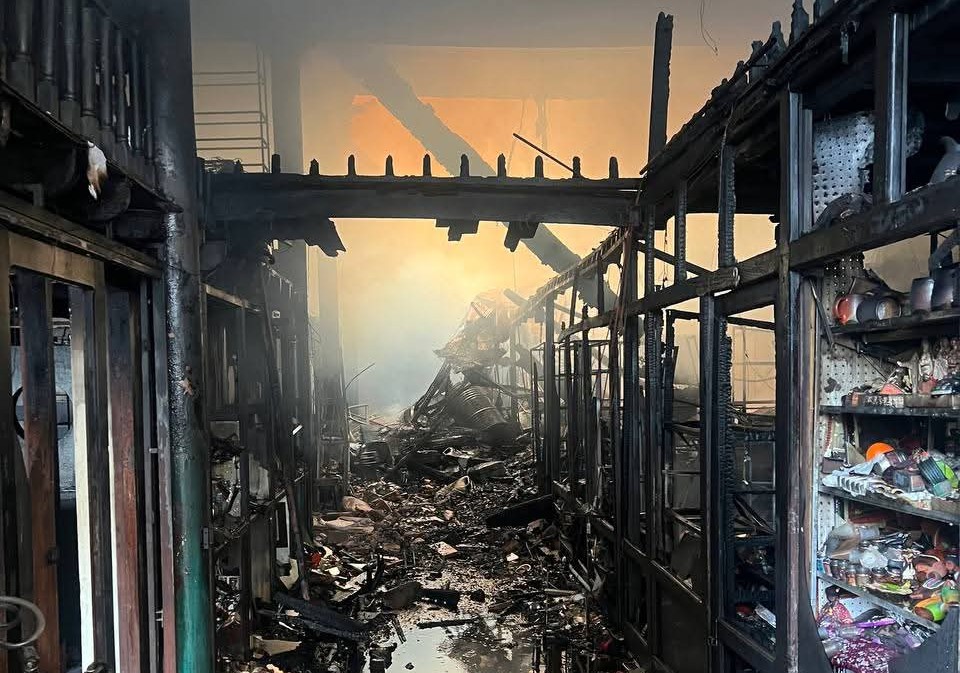 Una imagen de lo que dejó el incendio en la casa colonial de La Paz. / Foto: Bomberos Santa Bárbara.