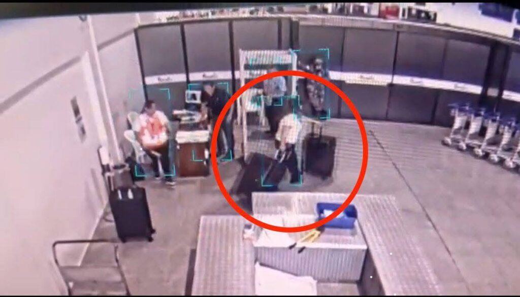 El ingreso de las maletas en el aeropuerto de Viru Viru. / Foto: RRSS