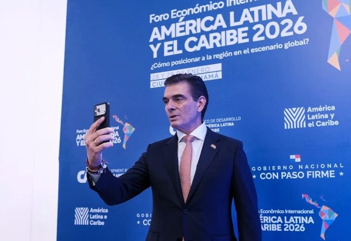 El presidente Rodrigo Paz en el foro de la CAF. / Foto: RPP.