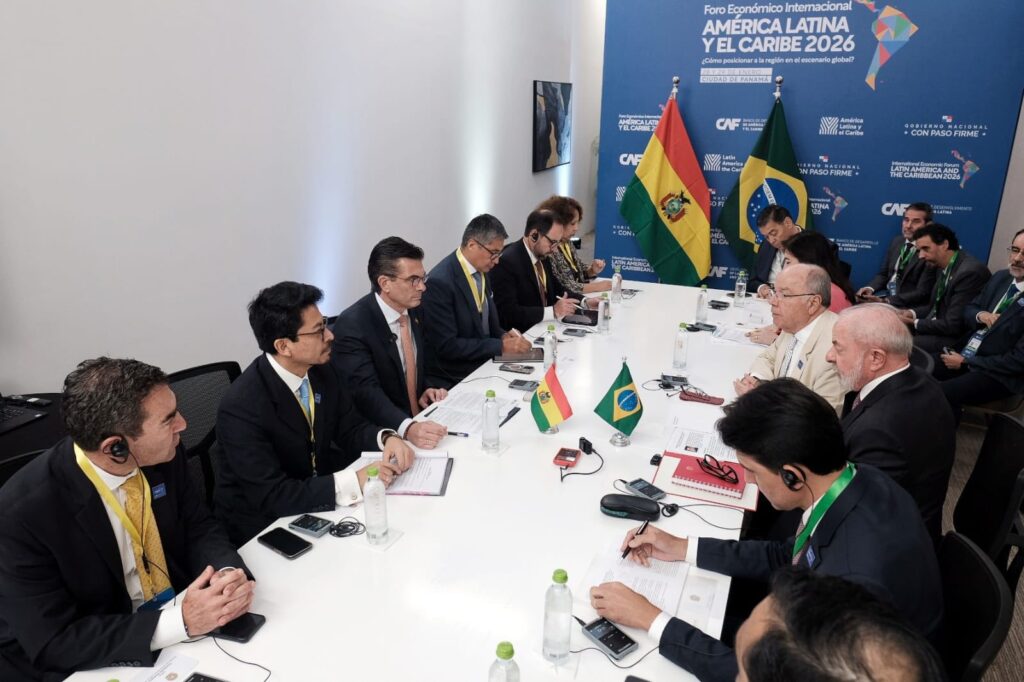 La reunión que sostuvieron el presidente Paz con su homólogo Lula en el foro de Panamá. / Foto: Oficina del Presidente