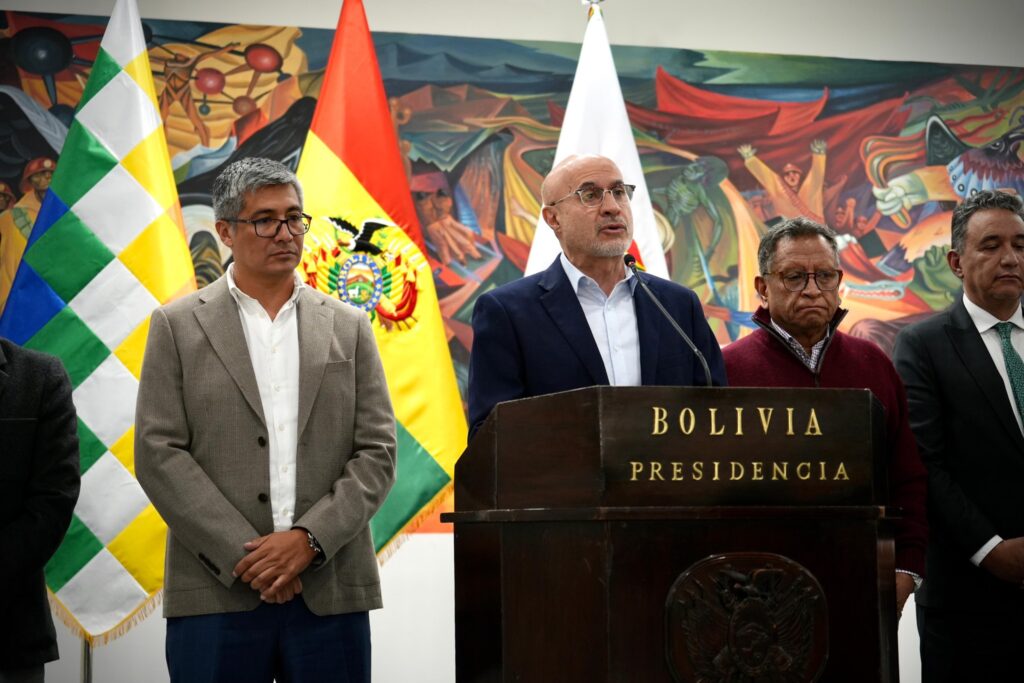 Una parte de los ministros del Gobierno de Rodrigo Paz. En la testera, José Luis Lupo. / Foto: Presidencia.