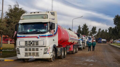 Cisternas en una planta de YPFB. / Foto: YPFB.