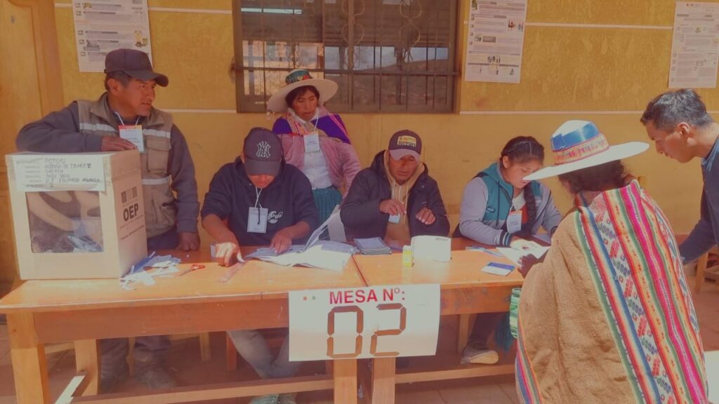 Jurados electorales en las elecciones presidenciales de 2025. / Foto: TED Potosí.