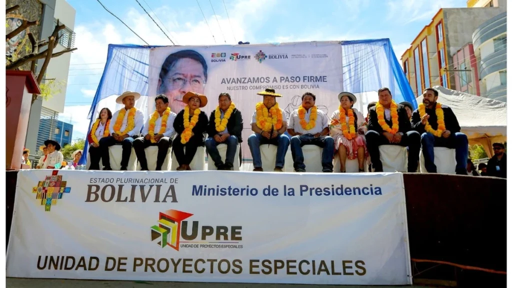 La presentación de una obra en el Gobierno de Luis Arce con fondos de UPRE. / Foto: Archivo.