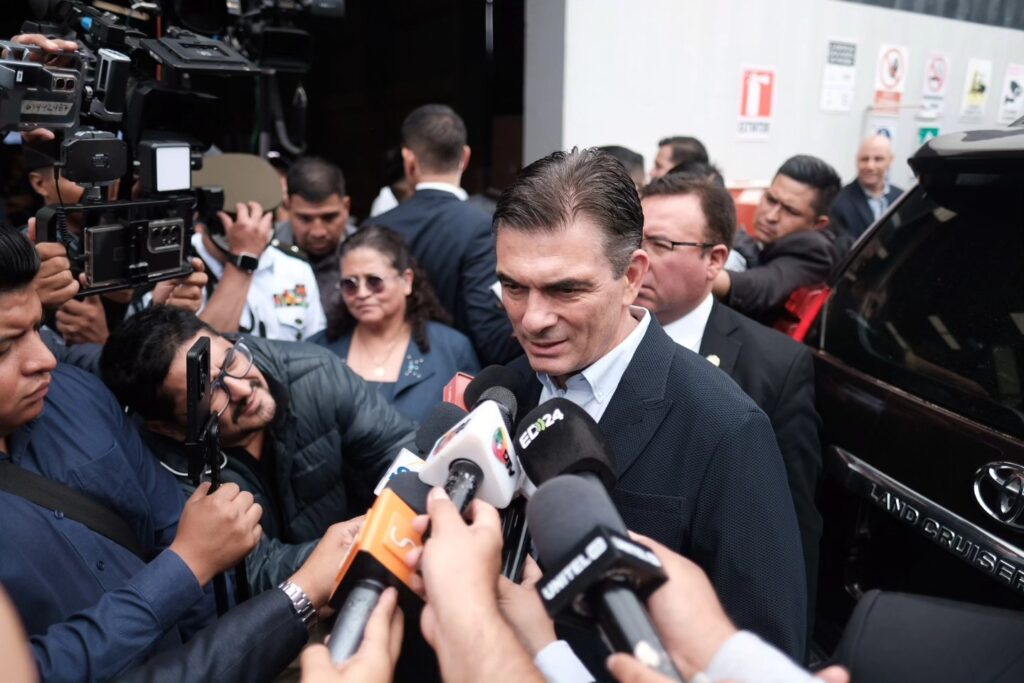 El presidente Rodrigo Paz en un contacto con la prensa. / Foto: RP