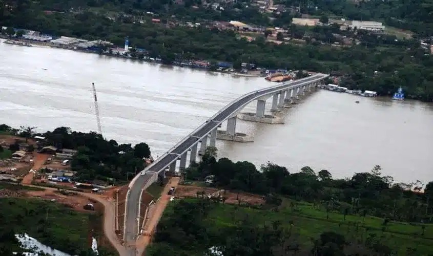 El proyecto de construcción del puente sobre el río Mamoré. / Foto: La Razón