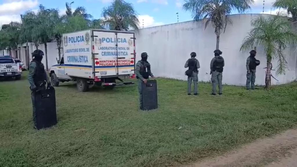 La Policía cercó la propiedad tras la balacera con los colombianos. / Foto: El Deber