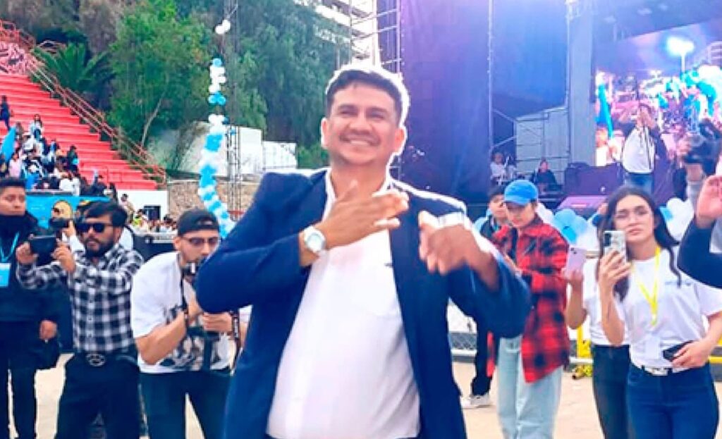 Luis Ayllón en un acto proselitista. / Foto: LA