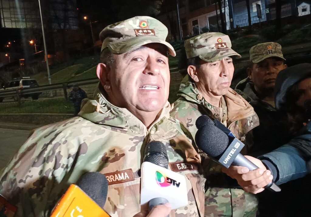 El comandante en jefe de las Fuerzas Armadas, el general Víctor Hugo Balderrama. / Foto: DTV