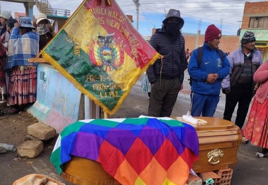 El féretro del hombre que falleció el sábado. / Foto: RRSS