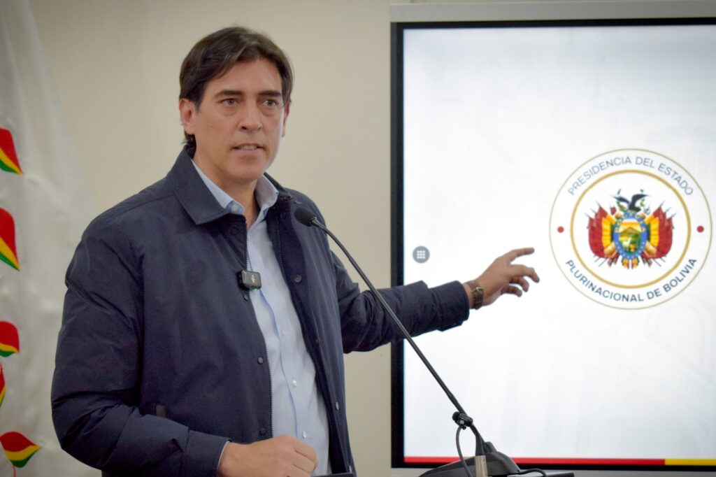 El ministro de Obras Públicas, Mauricio Zamora, / Foto: MOP