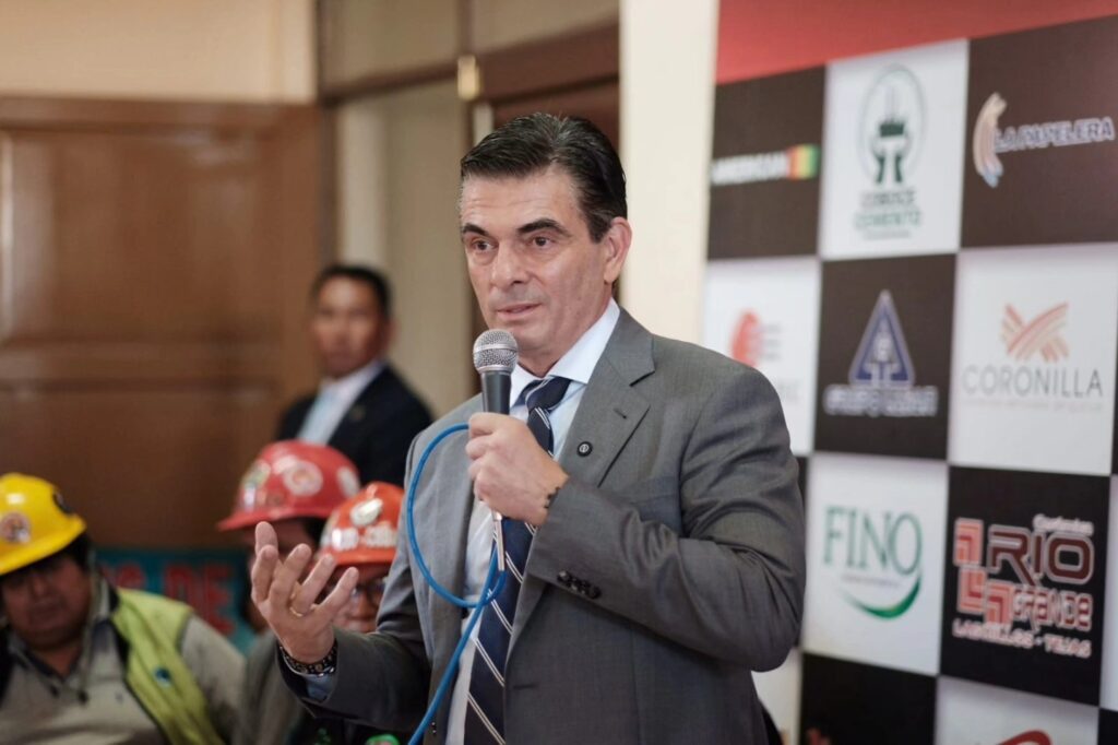 El presidente Rodrigo Paz en reunión con sectores. / Foto: RP