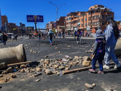 Un punto de bloqueo en El Alto. / Foto: Prensa Alteña.