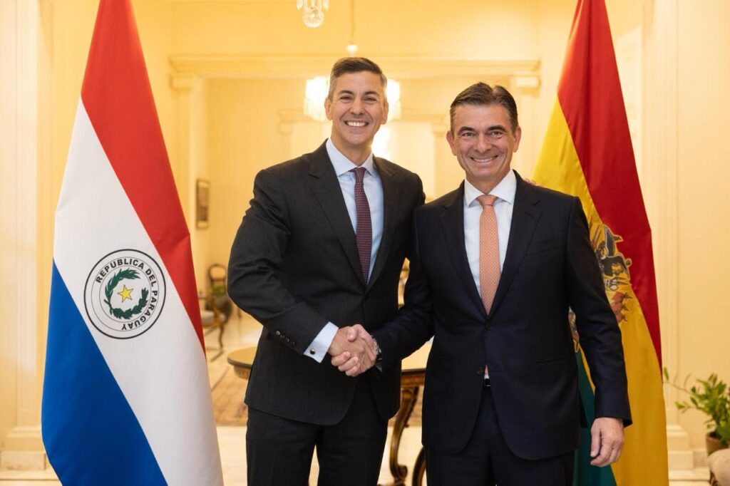 El presidente de Paraguay, Santiago Peña, y el mandatario de Bolivia, Rodrigo Paz. / Foto: Presidencia de Paraguay.