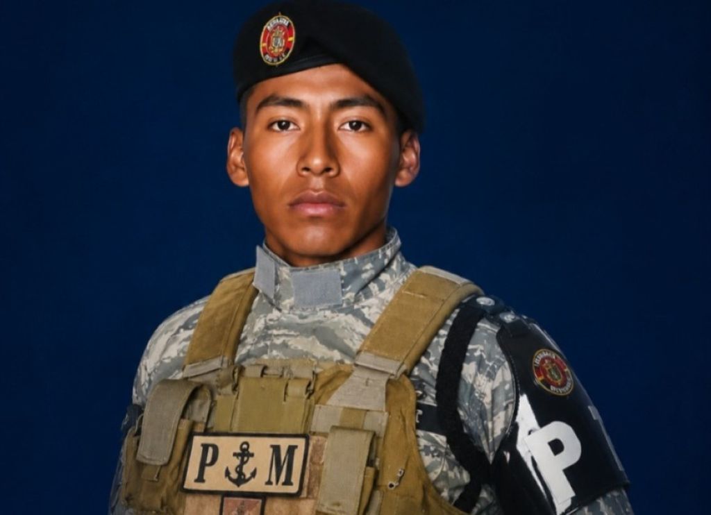 El sargento segundo Abraham Gutiérrez Mamani, quien falleció en un operativo anticontrabando. / Foto: Armada de Bolivia.