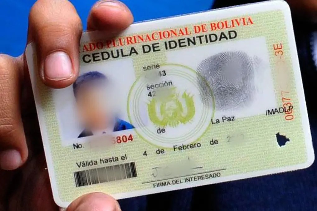 Imagen referencial de una cédula de identidad. / Foto: Unitel