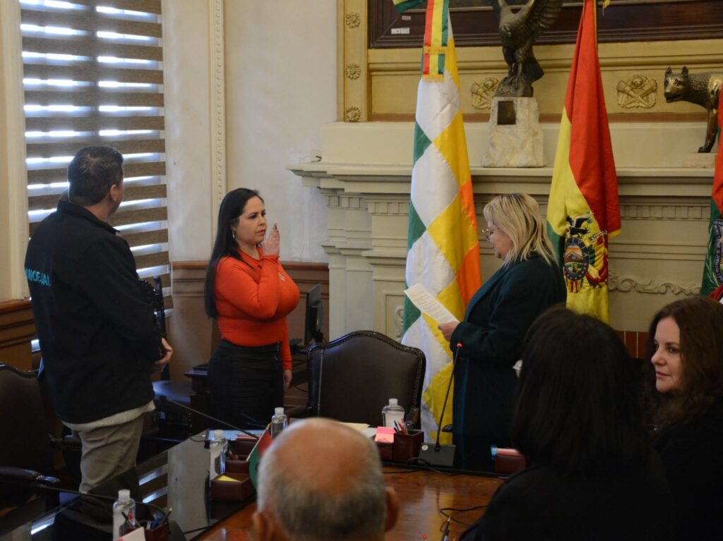 Adriana Murillo jura como vicepresidenta del Concejo Municipal de La Paz. / Foto: Concejo