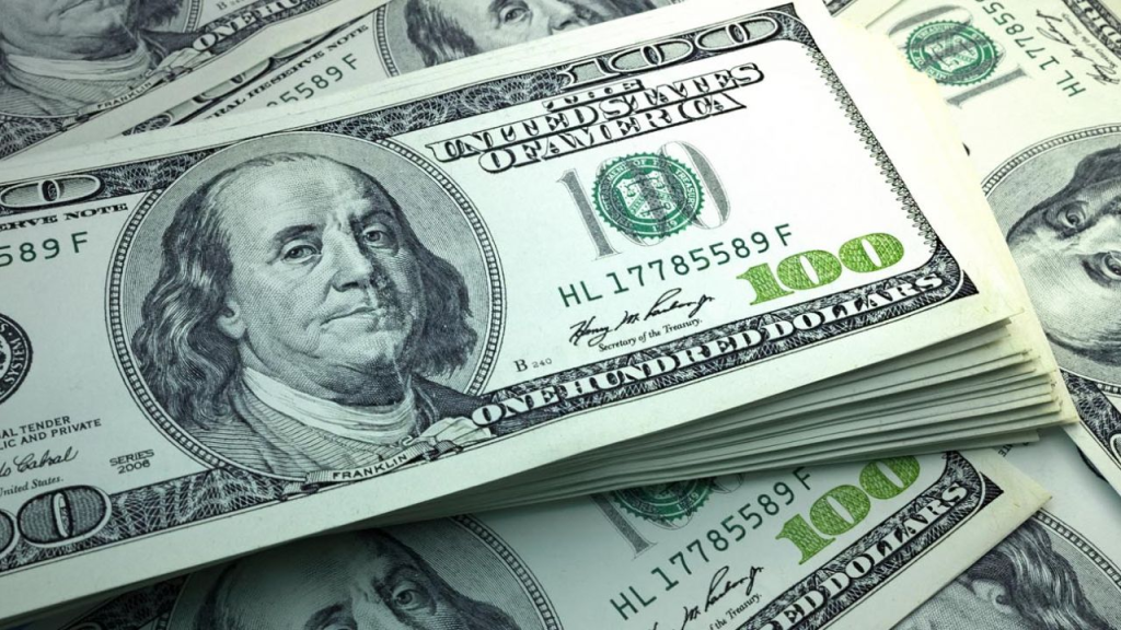 Billetes de dólares. / Foto: Cadena Paraguay
