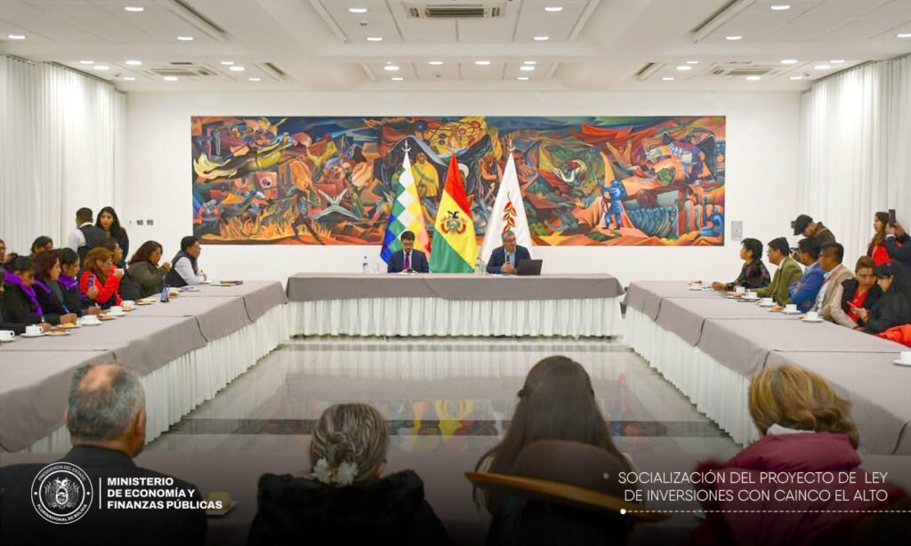 El Gobierno socializa la Ley de Inversiones. / Foto: MEFP