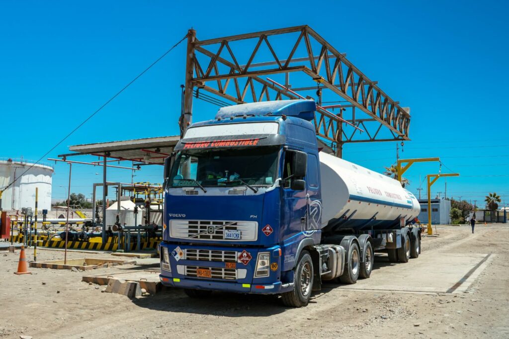 El despacho de combustibles en Arica, Chile. / Foto: YPFB