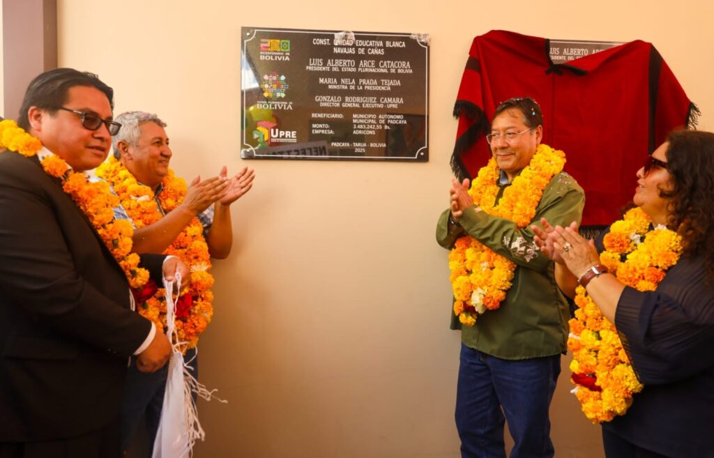 El expresidente Arce en la entrega de una obra. / Foto: UPRE