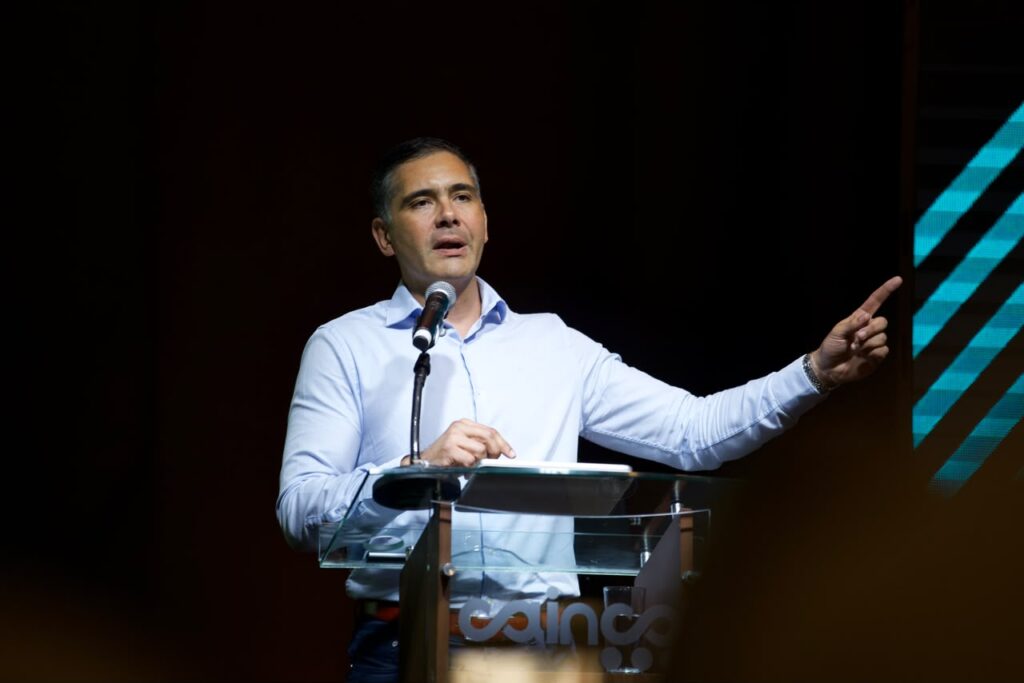 El ministro de Desarrollo Productivo, Rural y Agua, Oscar Mario Justiniano. / Foto: MDP