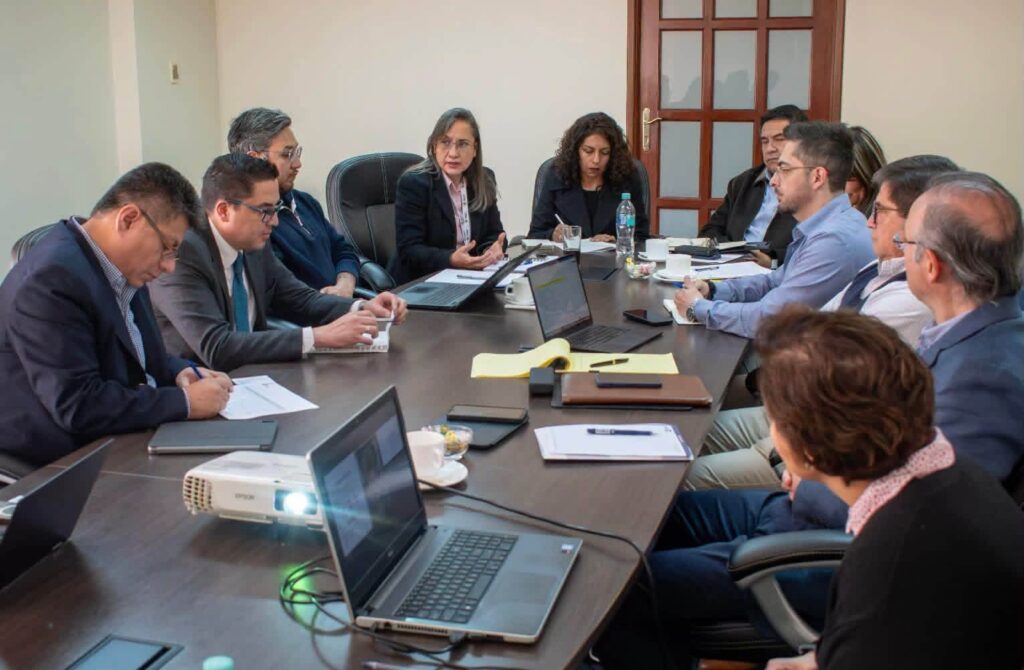 Reunión de las autoridades del sector. Foto: VMPEA