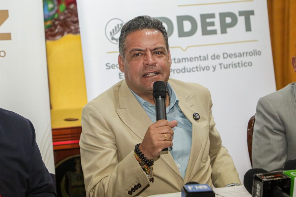El gobernador de La Paz, Luis Revilla. / Foto: GAMLP