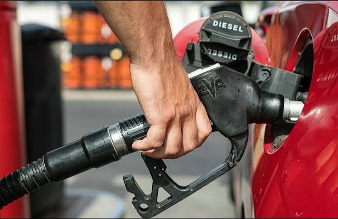 Imagen referencial de la venta del diésel. / Foto: Redes sociales.