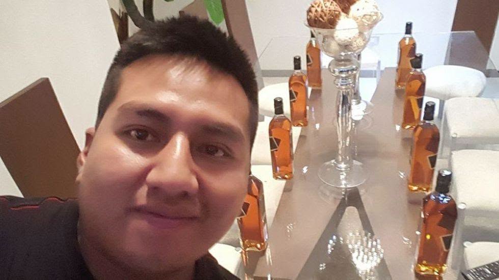 Juan Pari en una de las fotografías antes de una fiesta. / Foto: RRSS
