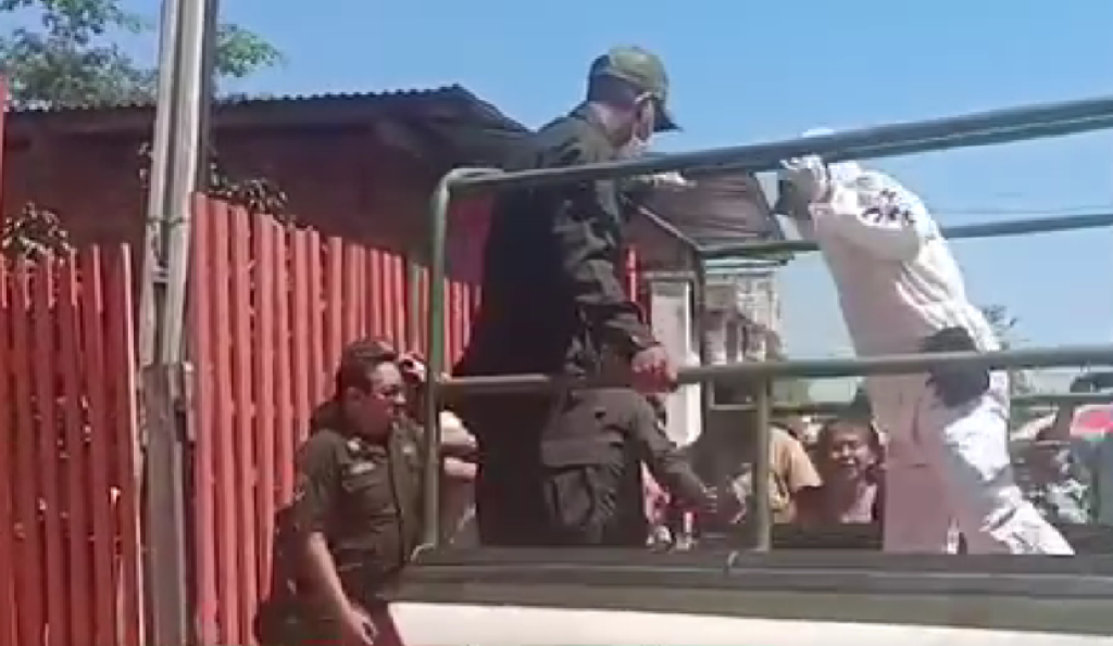 La Policía llegó a la escena del crimen. / Foto: Unitel