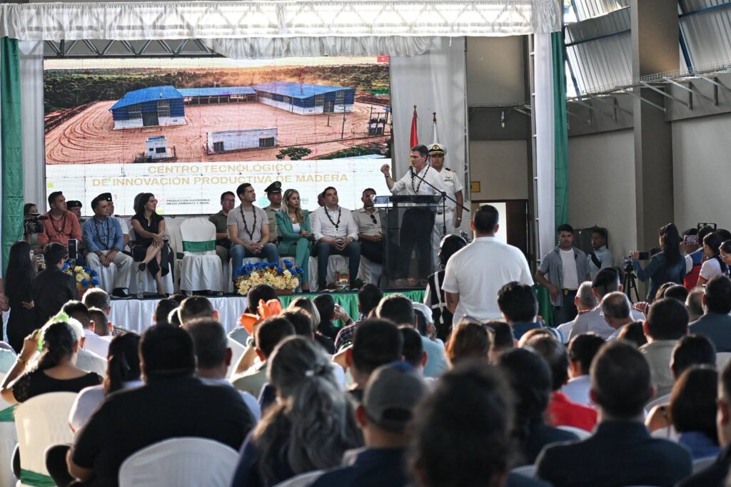 La inauguración del proyecto "Construcción e Implementación del Centro Tecnológico de Innovación Productiva de Madera" en Cobija. / Foto: Rodrigo Paz.