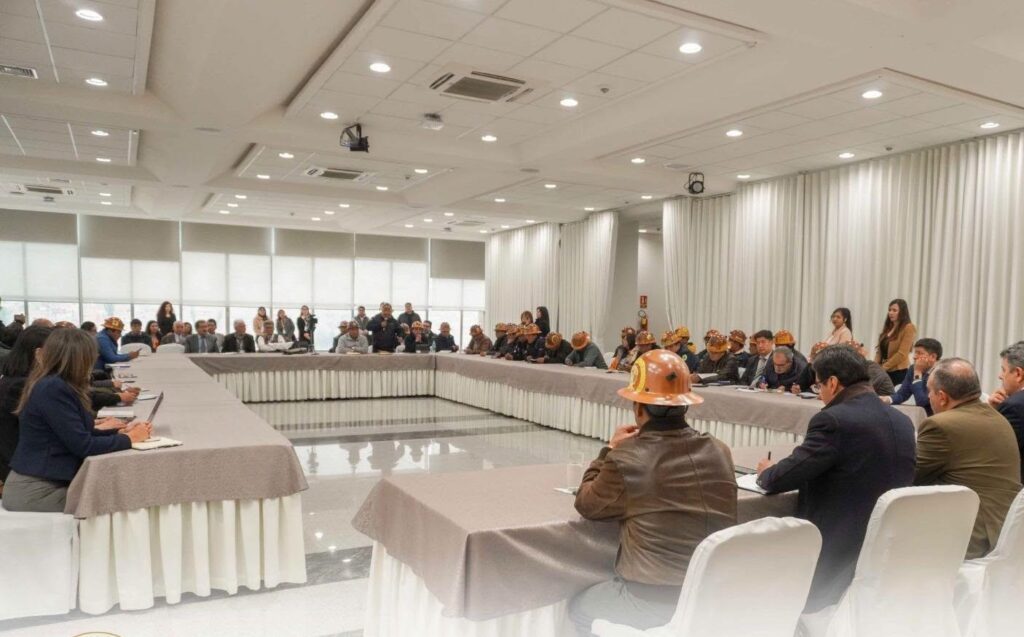 Los delegados que redactarán el nuevo Código Minero. / Foto: MM