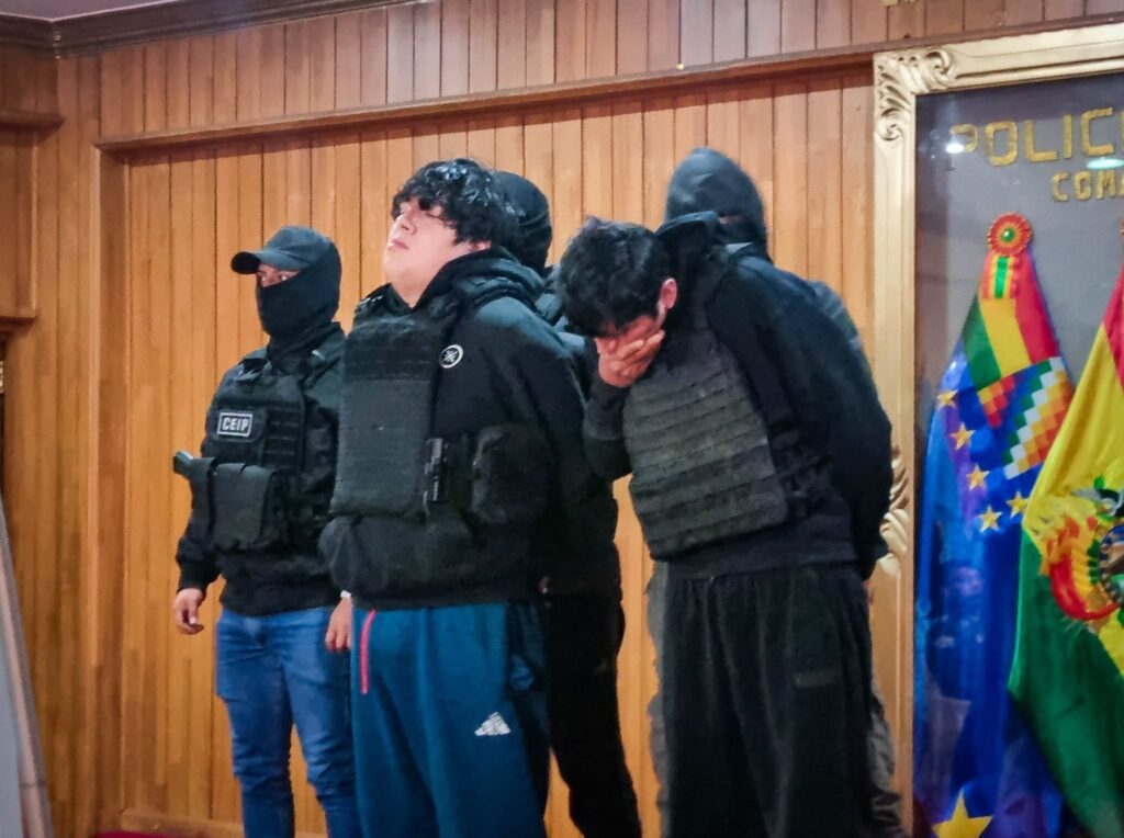 Los dos aprehendidos por el caso de Los Pulpos, el grupo criminal peruano. / Foto: Policía.